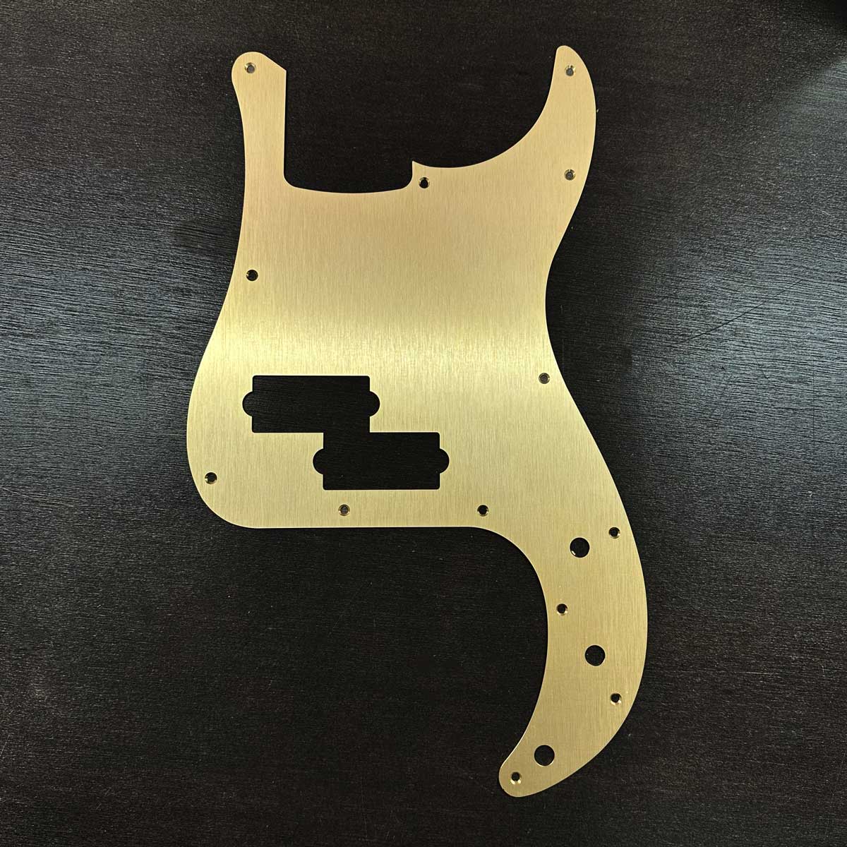 Plaque de protection en aluminium anodisé pour basse Fender Precision