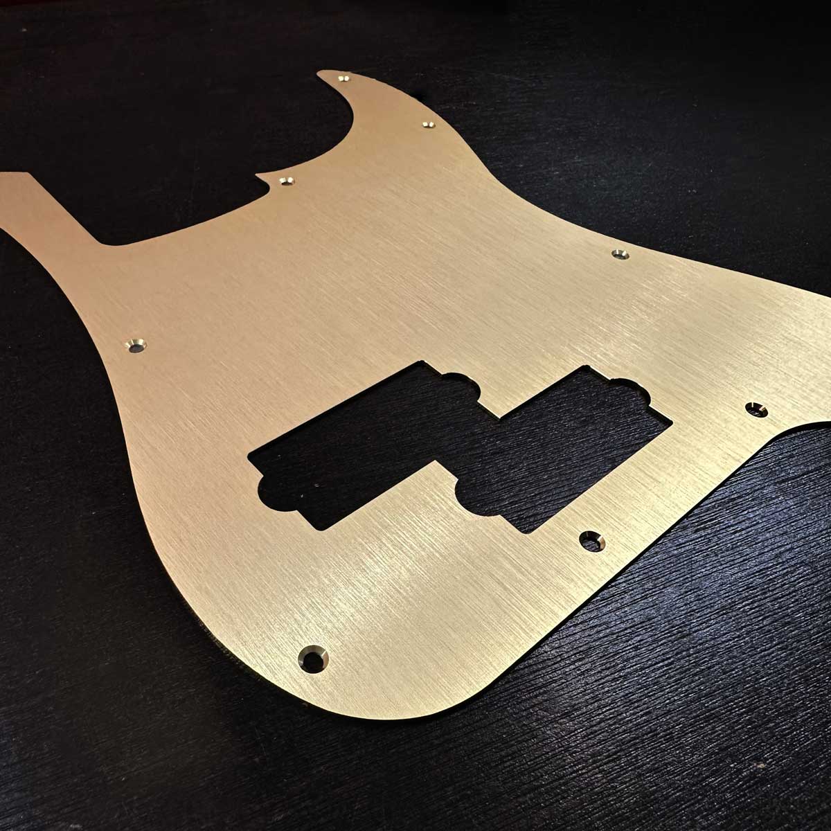 Plaque de protection en aluminium anodisé pour basse Fender Precision